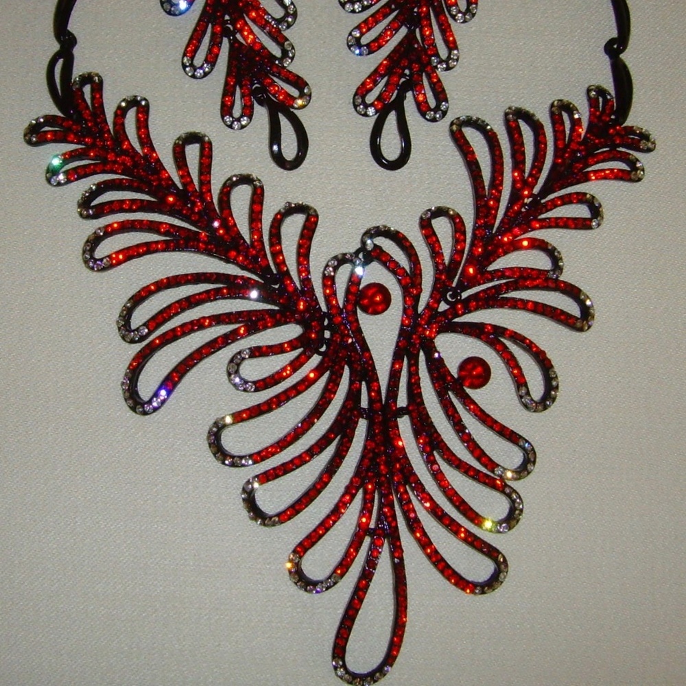 Rhinestone and Black Japanned Necklace and Earring - Picture 2 of 16